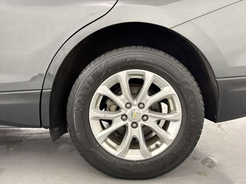 Used 2019 Chevrolet Equinox LT w/ Driver Convenience Package FWD image 5