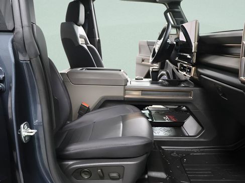 Used 2025 GMC Hummer EV 3X w/ LPO, Illumination Package image 31