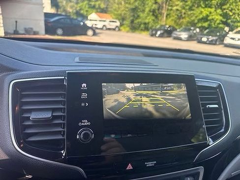 Used 2019 Honda Pilot Touring image 25