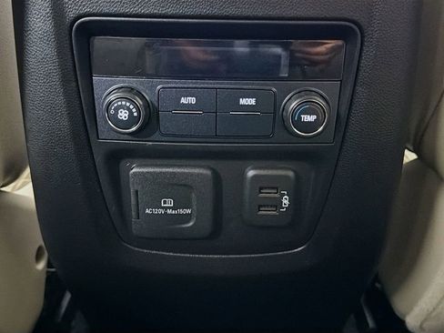 Used 2020 Buick Enclave Essence w/ Sound and Sites Package image 29