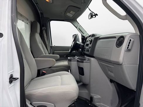 Used 2022 Ford E-350 and Econoline 350 Super Duty w/ Power Windows & Locks Group image 15