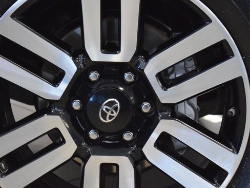 Used 2019 Toyota 4Runner 4WD image 30