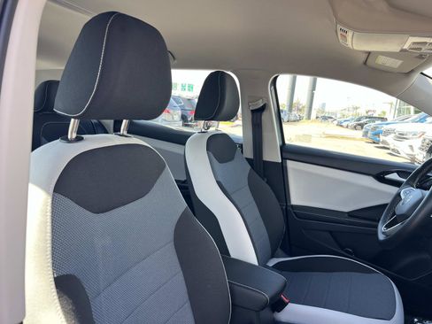 Certified 2025 Volkswagen Taos S image 28