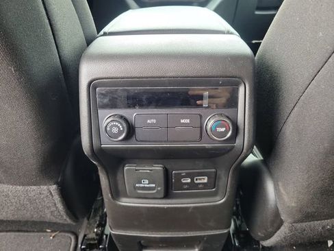 Used 2023 GMC Acadia SLE w/ Driver Convenience Package FWD image 11