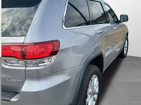 Used 2021 Jeep Grand Cherokee Laredo image 5