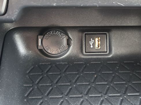 Used 2024 Toyota RAV4 LE AWD/4WD image 18
