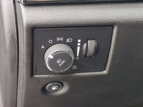 Used 2020 Jeep Grand Cherokee Limited X image 18