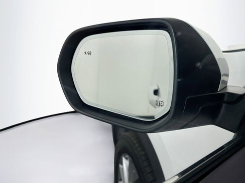 Used 2025 Buick Enclave Preferred image 16