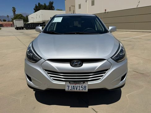 Used 2015 Hyundai Tucson GLS w/ Option Group 02 FWD image 2
