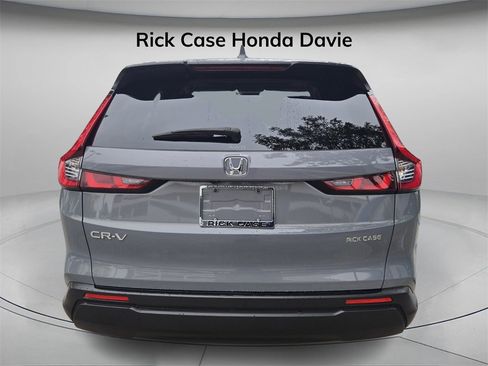 Used 2025 Honda CR-V EX image 6