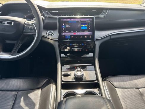 Used 2023 Jeep Grand Cherokee L Limited w/ Luxury Tech Group II image 20