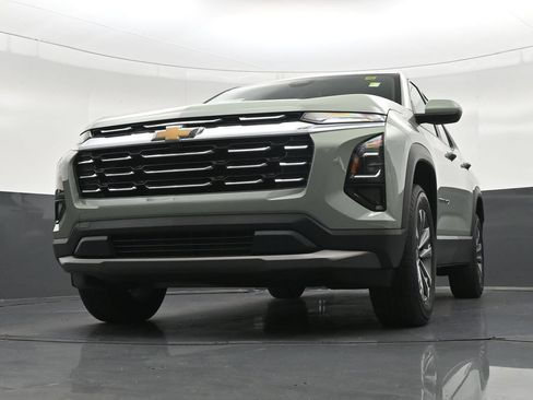 Used 2025 Chevrolet Equinox LT FWD image 30