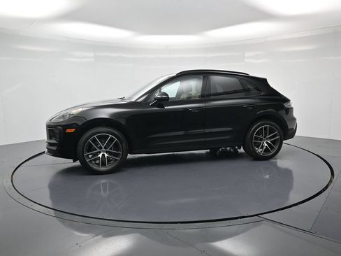 Used 2026 Porsche Macan AWD/4WD image 2