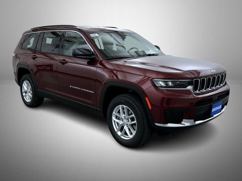 New 2025 Jeep Grand Cherokee L Laredo image 3