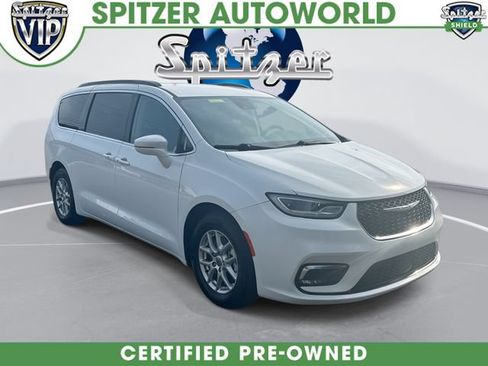 Certified 2022 Chrysler Pacifica Touring-L FWD image 1