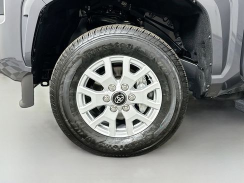 Certified 2025 Toyota Tacoma SR5 image 29