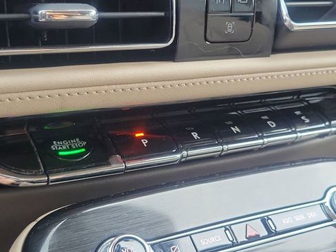 Used 2022 Lincoln Nautilus Reserve w/ Luxury Package image 16