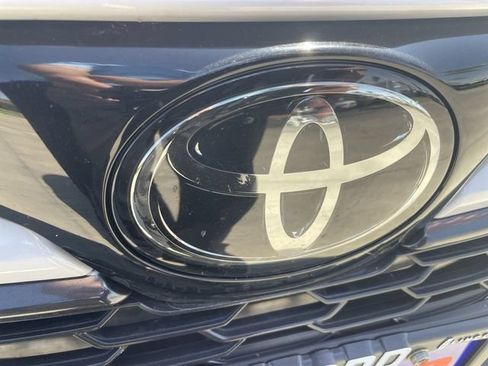 Used 2021 Toyota Corolla SE FWD image 29