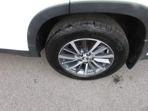 Used 2019 Toyota Highlander XLE image 43