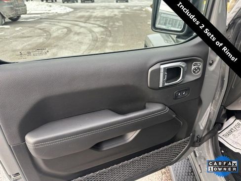 Used 2022 Jeep Wrangler Unlimited Sahara w/ Cold Weather Group image 15