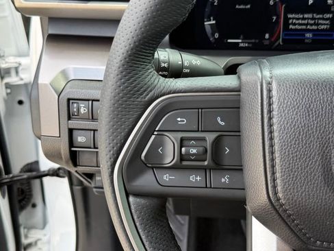 Used 2025 Toyota Tacoma TRD Off-Road AWD/4WD image 13