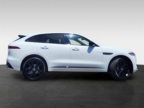 New 2026 Jaguar F-PACE R-Dynamic S image 3