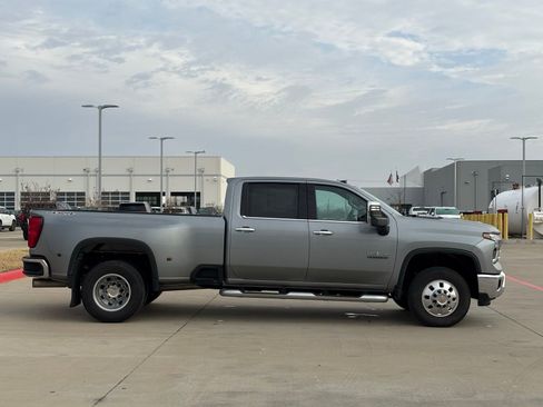 Used 2025 Chevrolet Silverado 3500 LTZ w/ LTZ Texas Edition image 8