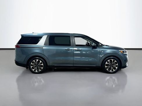 Certified 2023 Kia Carnival EX FWD image 8