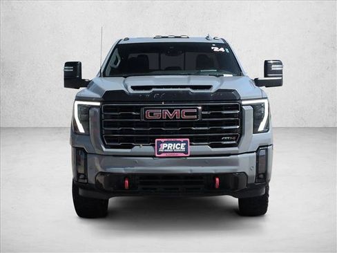 Used 2024 GMC Sierra 2500 AT4 w/ Technology Package AWD/4WD image 2