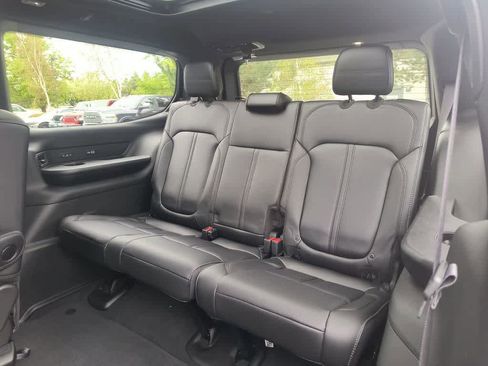 New 2026 Jeep Grand Wagoneer 4WD image 24