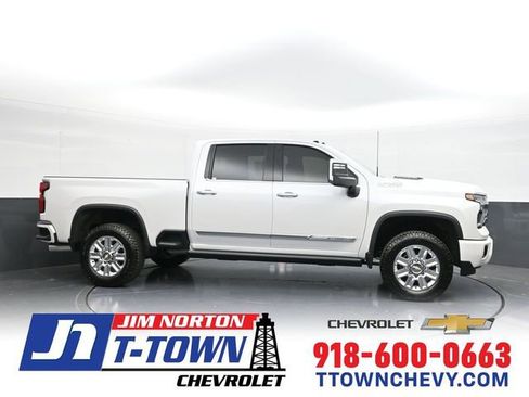 New 2025 Chevrolet Silverado 2500 High Country w/ High Country Premium Package AWD/4WD image 1