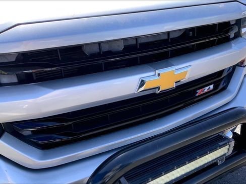 Used 2017 Chevrolet Silverado 1500 LT w/ All Star Edition AWD/4WD image 30