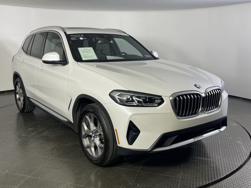 Certified 2024 BMW X3 xDrive30i w/ Premium Package w/ZPA AWD/4WD image 3