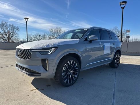 New 2026 Volvo XC90 B6 Plus w/ Protection Package Premier image 3