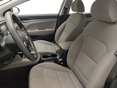 Used 2020 Hyundai Elantra SE FWD image 17