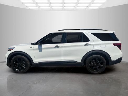 Used 2023 Ford Explorer ST-Line w/ Class IV Trailer Tow Package RWD image 6