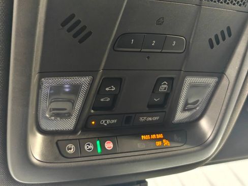 Used 2022 Cadillac XT6 Premium Luxury w/ LPO, Floor Liner Package AWD/4WD image 10