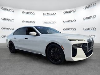 Used 2023 BMW 760i xDrive AWD/4WD video 1