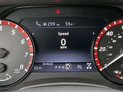 Used 2026 Nissan Frontier PRO-4X w/ Pro-4x Convenience Package image 13