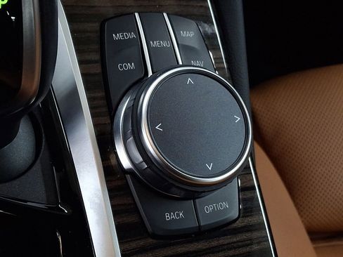 Certified 2023 BMW 530i xDrive w/ Premium Package image 19