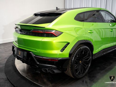 Used 2025 Lamborghini Urus SE image 21