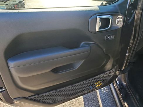 Used 2024 Jeep Wrangler Sport S image 11