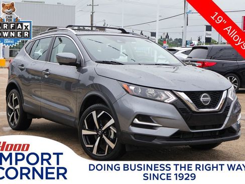 Used 2022 Nissan Rogue Sport SL FWD image 1