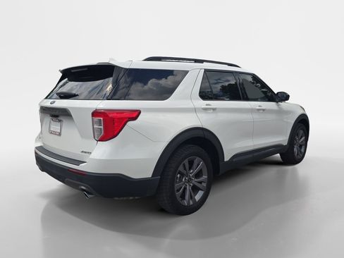 Used 2022 Ford Explorer XLT w/ Equipment Group 202A AWD/4WD image 6