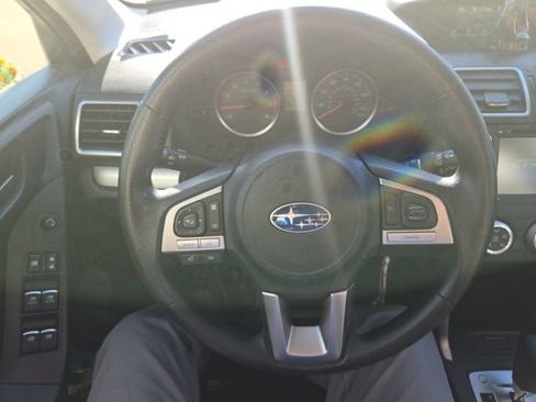 Used 2018 Subaru Forester 2.5i w/ Alloy Wheel Package AWD/4WD image 2