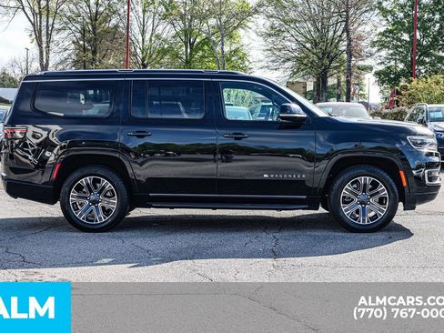 Used 2024 Jeep Wagoneer Series II w/ Flexible Seating Group RWD image 10