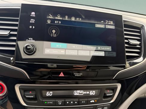 Used 2019 Honda Pilot Elite image 17