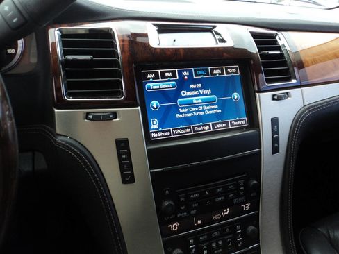 Used 2014 Cadillac Escalade Platinum image 7