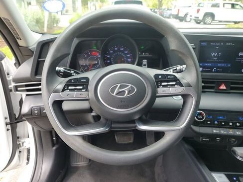 Used 2022 Hyundai Elantra SEL w/ Cargo Package FWD image 22