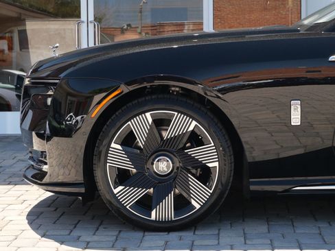 Used 2024 Rolls-Royce Spectre w/ Spectre Launch Package AWD/4WD image 12